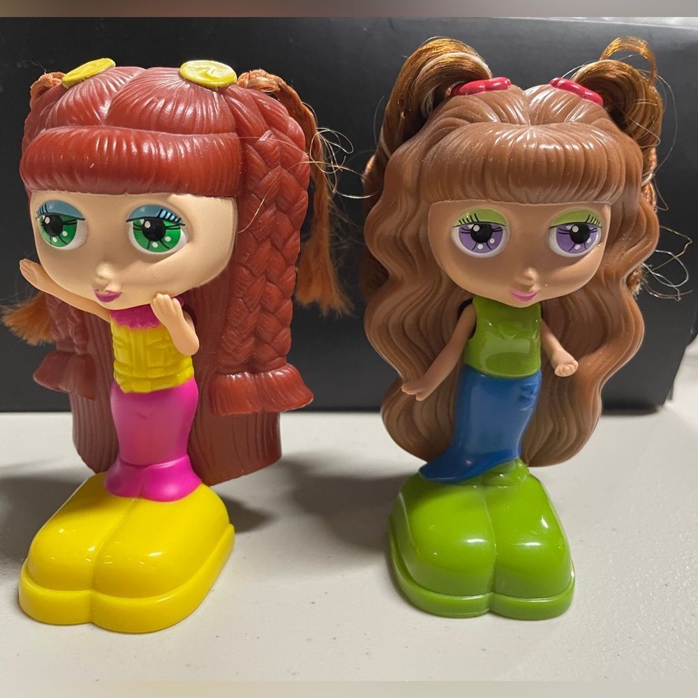 Two Diva Stars 2001 McDonald’s Toys with snap on 2nd outfit